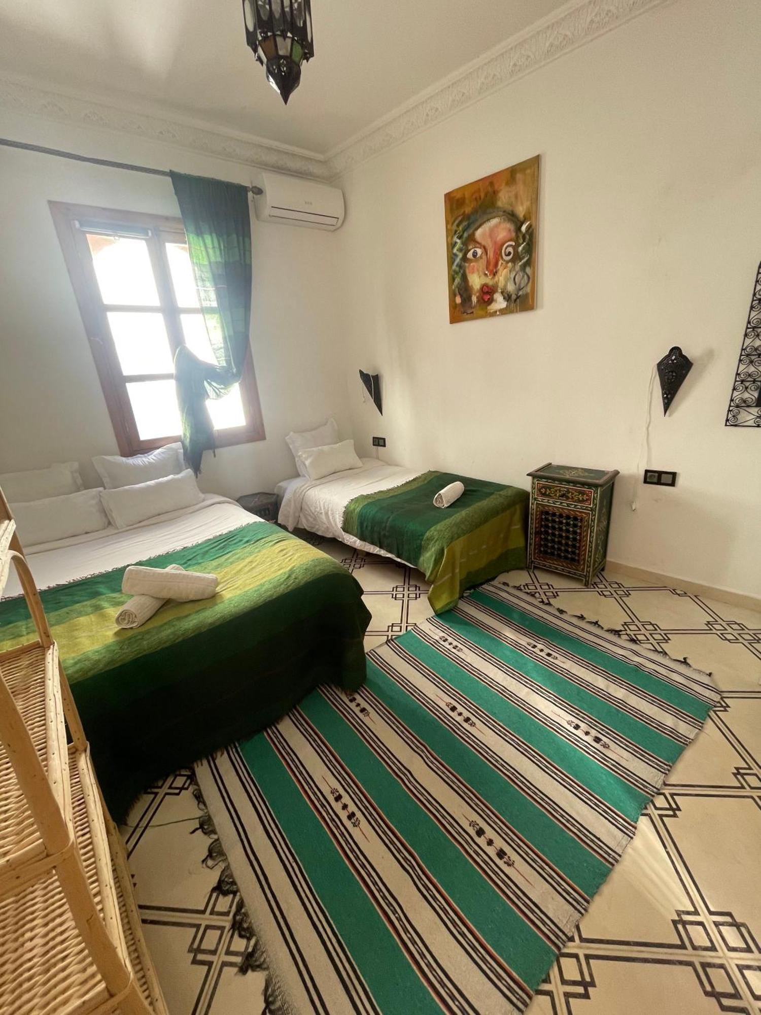 Chambre Double ou Lits Jumeaux avec Salle de Bains